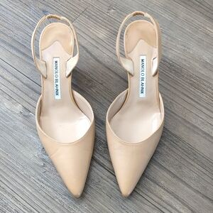 Manolo Blahnik Beige Sandals 37